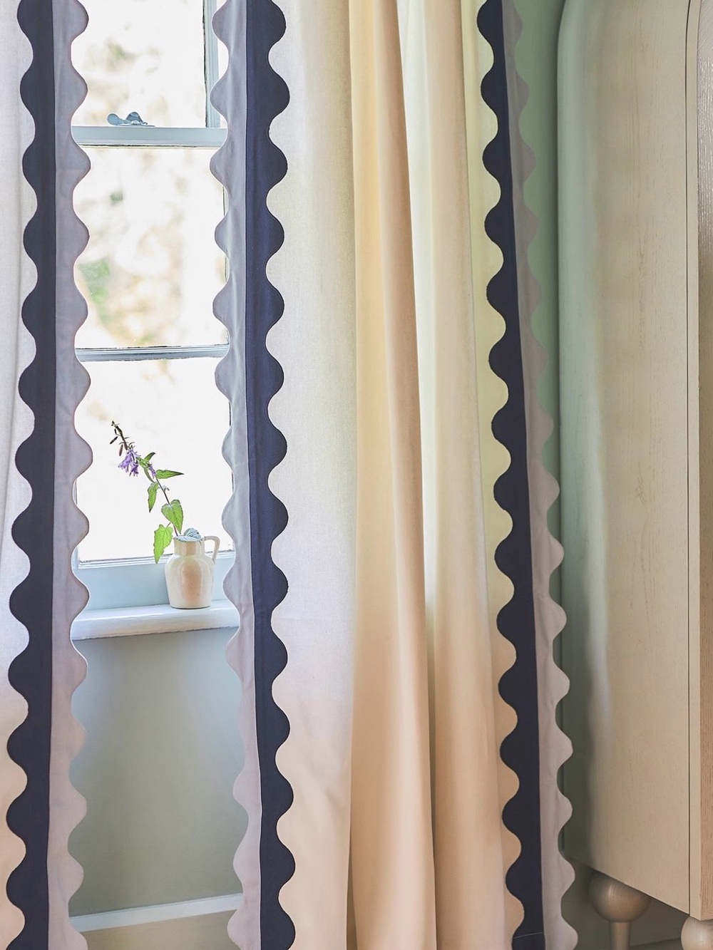 New Anthropologie scalloped cotton curtain 63 x 50 in cream navy light blue